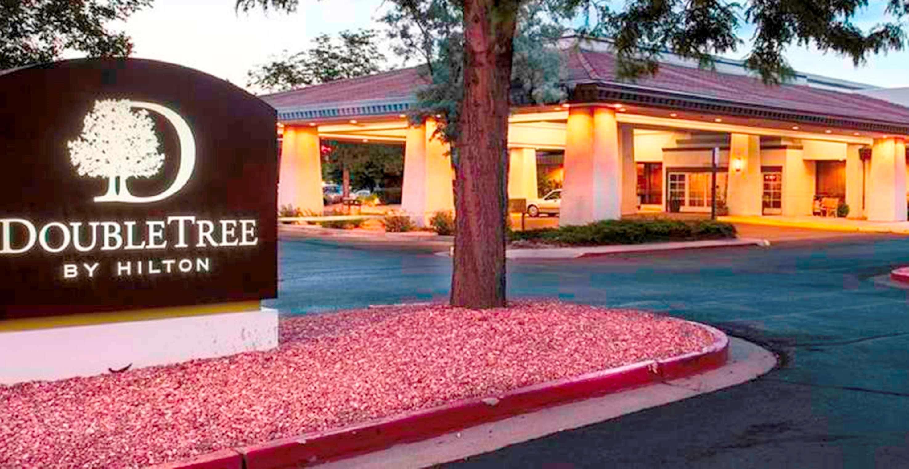 Hotel Doubletree By Hilton Colorado Springs Exterior foto
