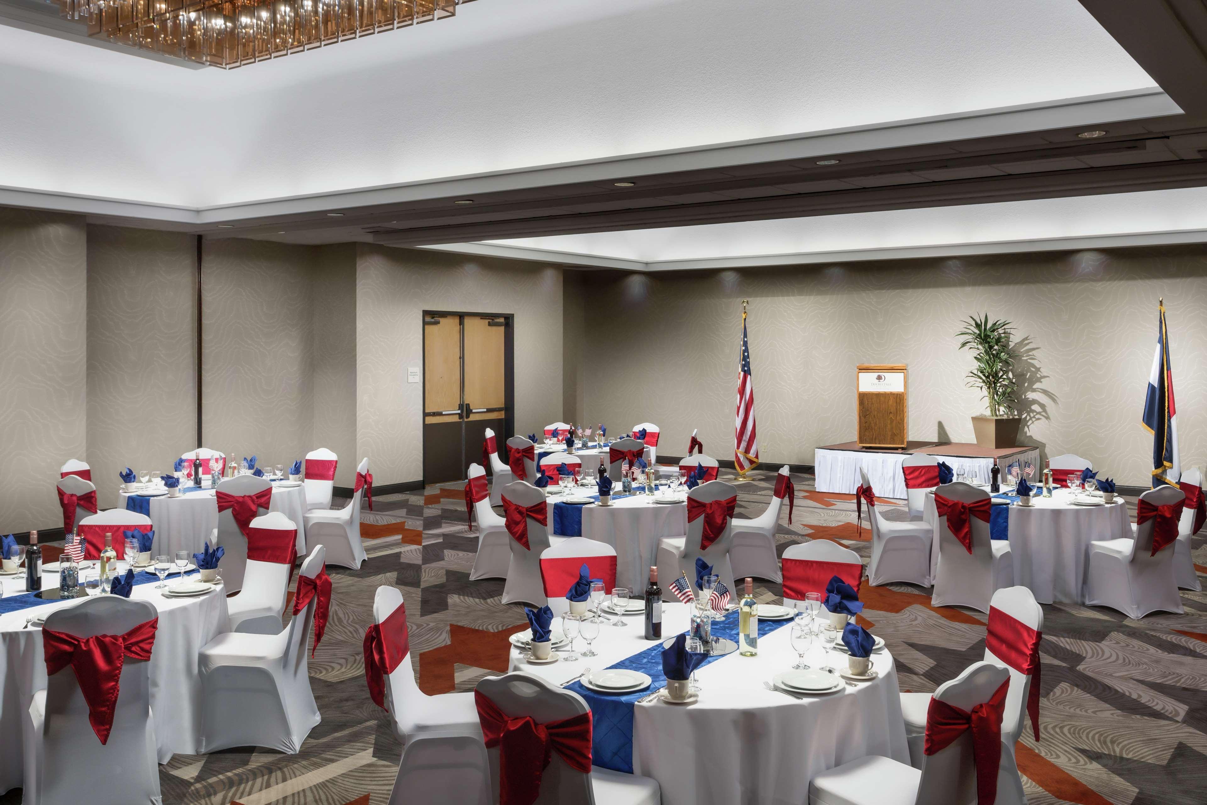 Hotel Doubletree By Hilton Colorado Springs Exterior foto